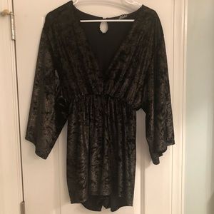 BLACK AND GOLD VELVET ROMPER